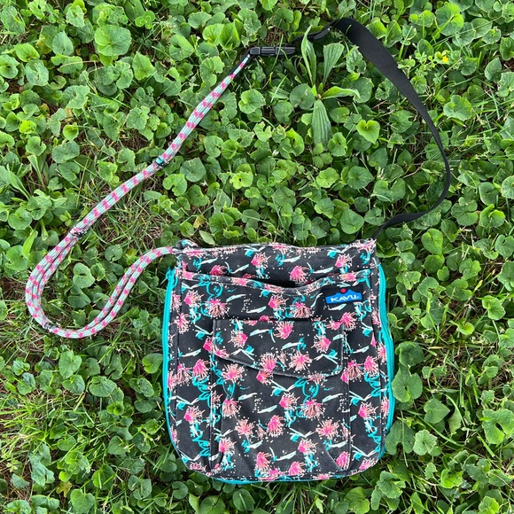 Kavu Bags Kavu Sidewinder Crossbody Bag W Adjustable Rope Strap